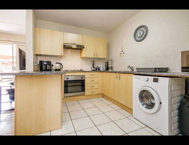 2 BEDROOM COMPLEX FOR SALE IN COMET